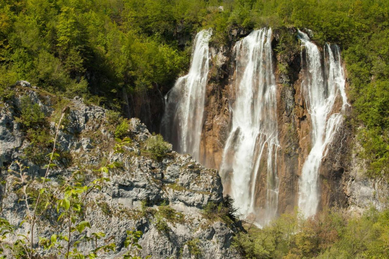 10 Minutes Walk To The Lakes Plitvicka Jezera Exterior photo